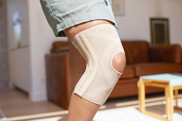 Actimove® Knee Support Open Patella, 4 Stays