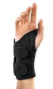 Mueller Green Fitted Wrist Brace