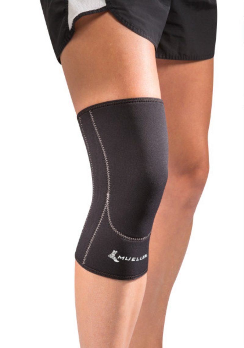 Mueller Sports Medicine Closed Patella Knee Sleeve